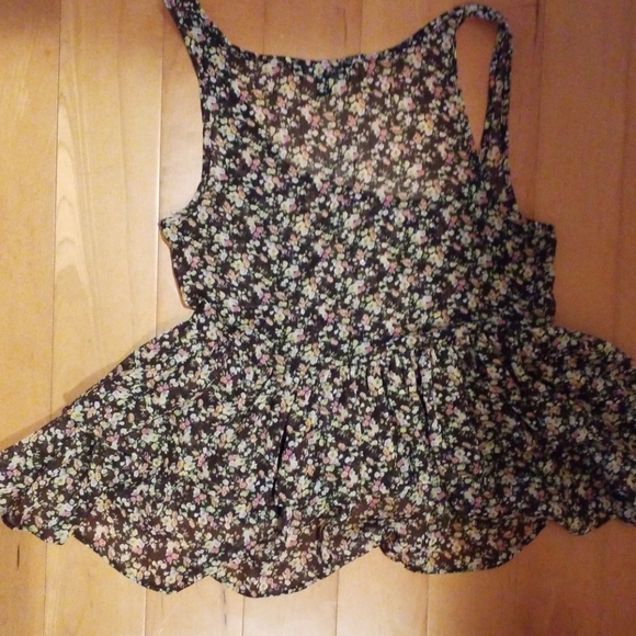 3/$30 NWOT Floral peplum flowy festival tank top - Picture 3 of 5